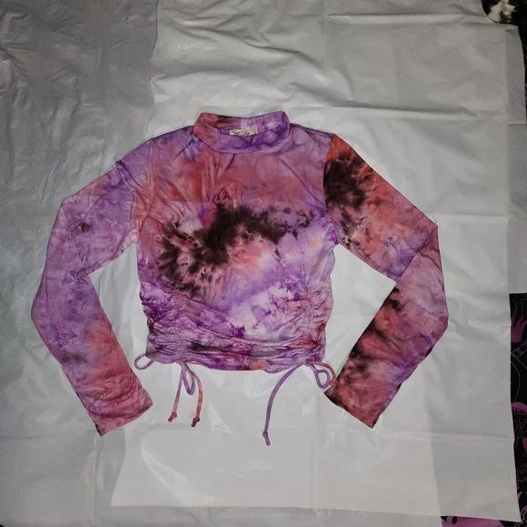 NWT Dolls Kill Pink Marbled Tye Dye Long Sleeve Crop Top - Picture 2 of 10